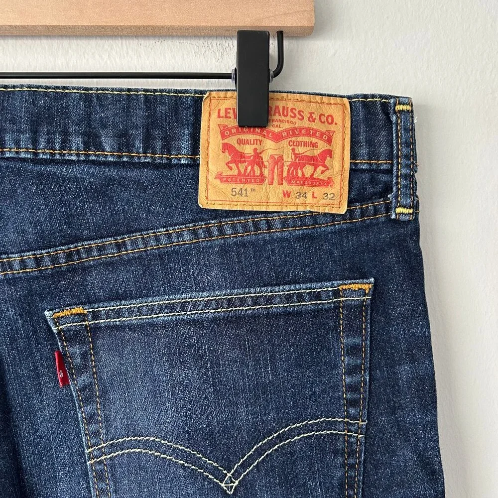 Levi's 541 Athletic Taper Jeans Dark Wash Stretch Denim Size 34/32 Men's